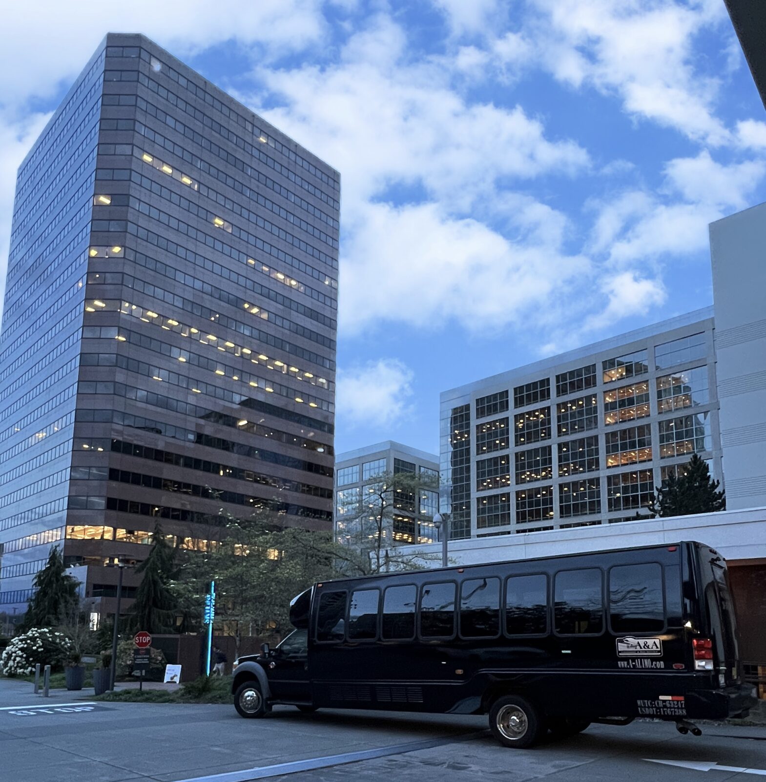 A & A Airport Limousine & Bus Service photo 3