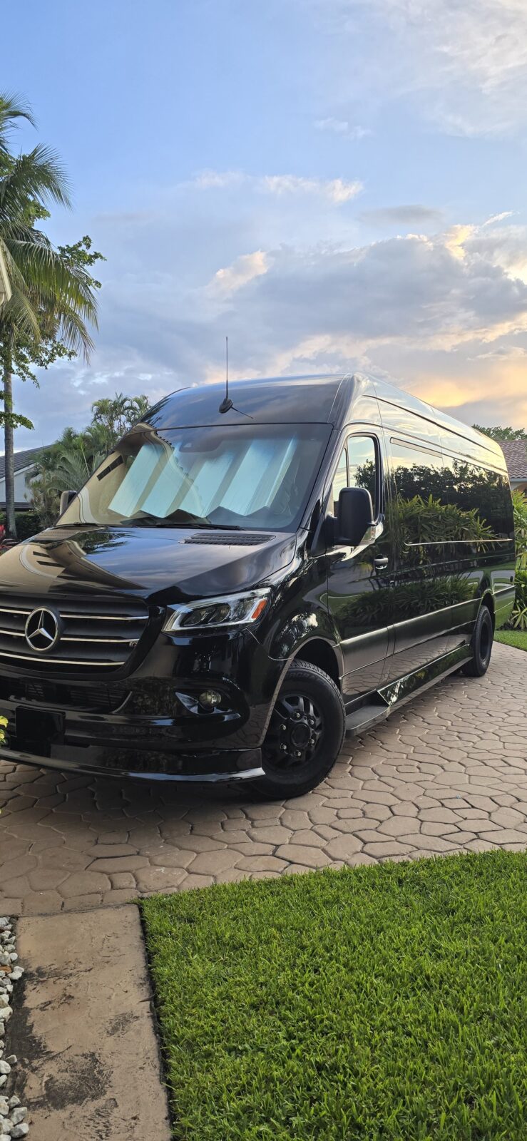 Black Pearl Limousine photo 1