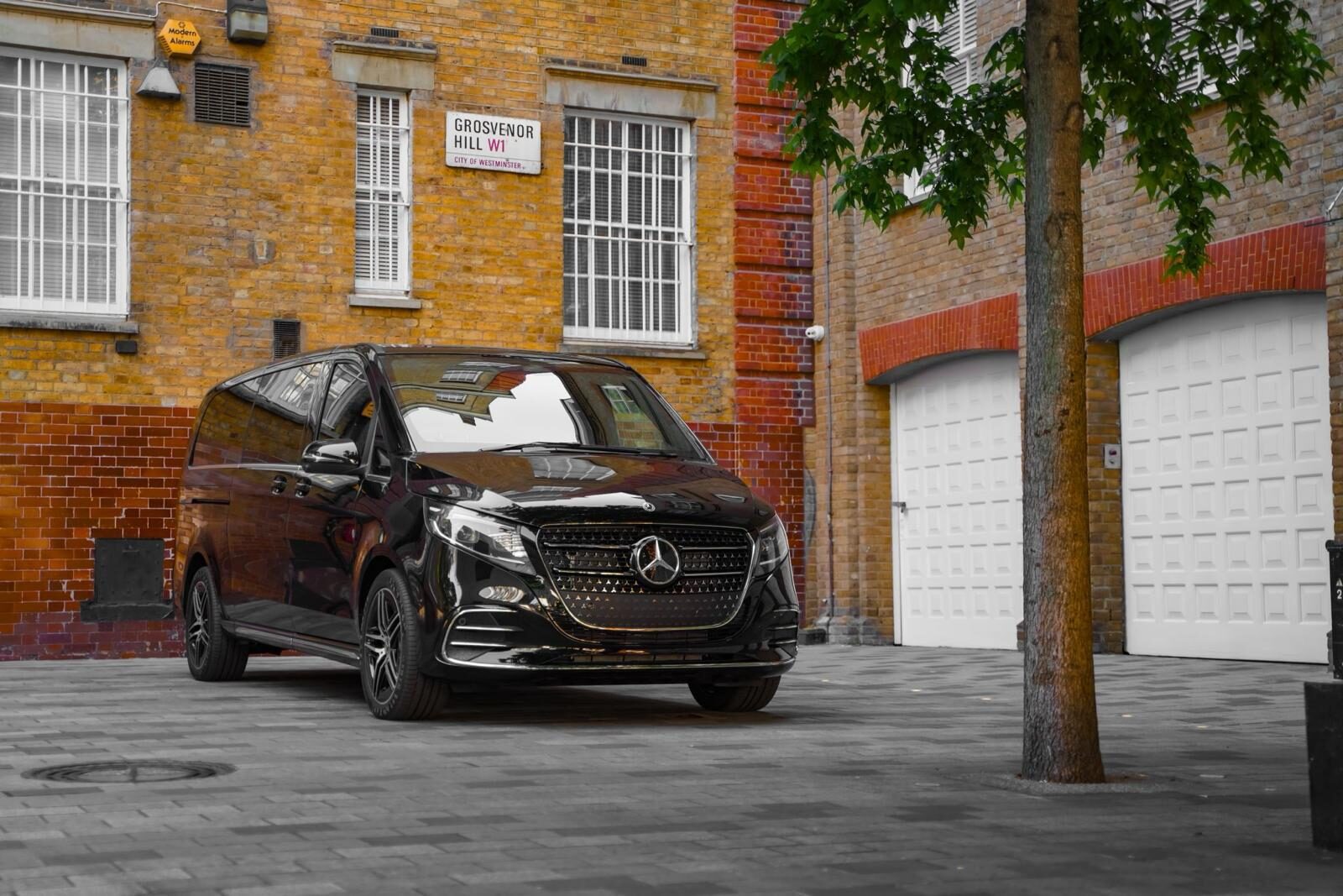 GR Prestige Chauffeur photo 2