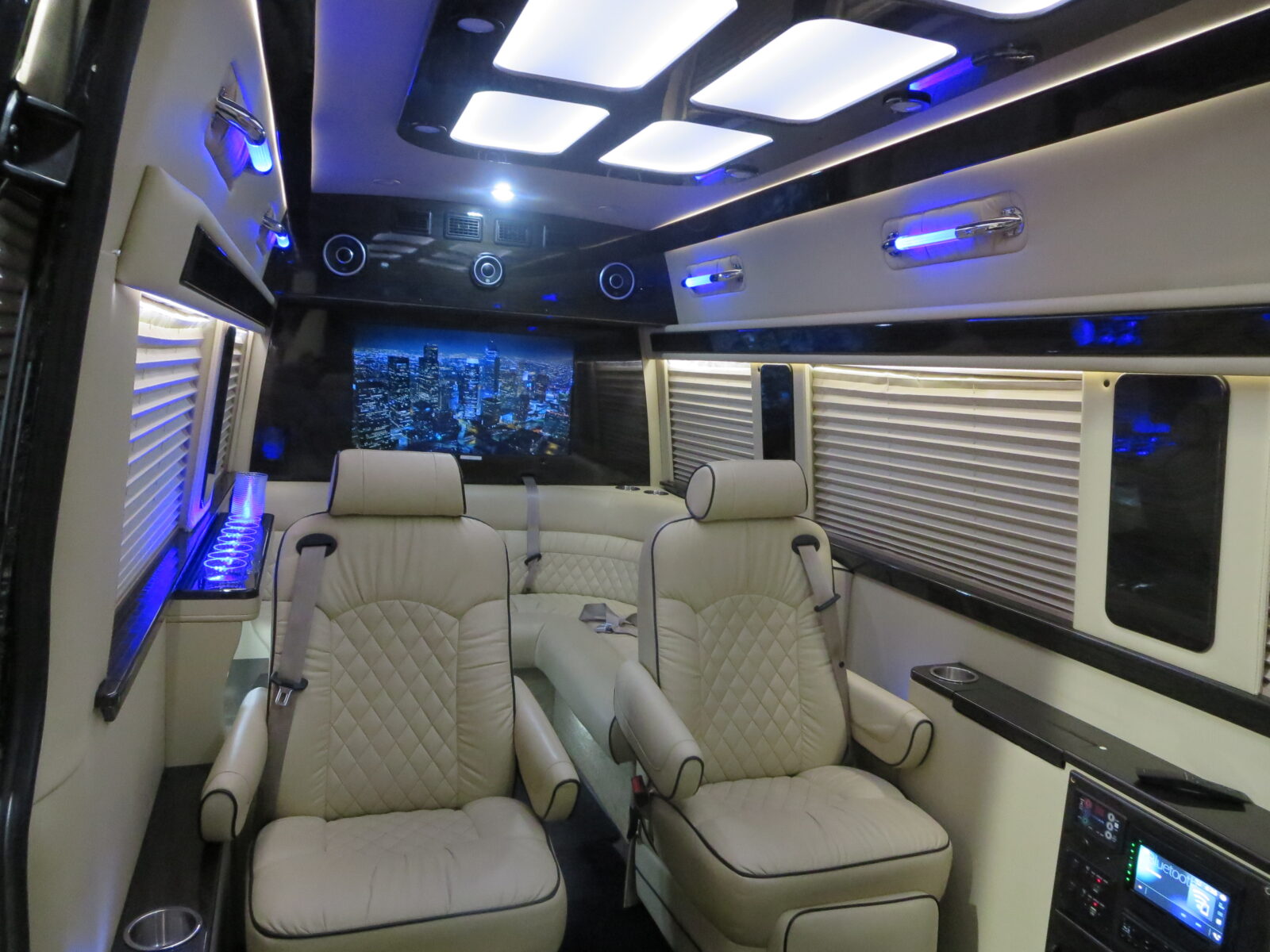 DELUXLIMO LLC LLC . NORTH JACKSON, OH photo 1